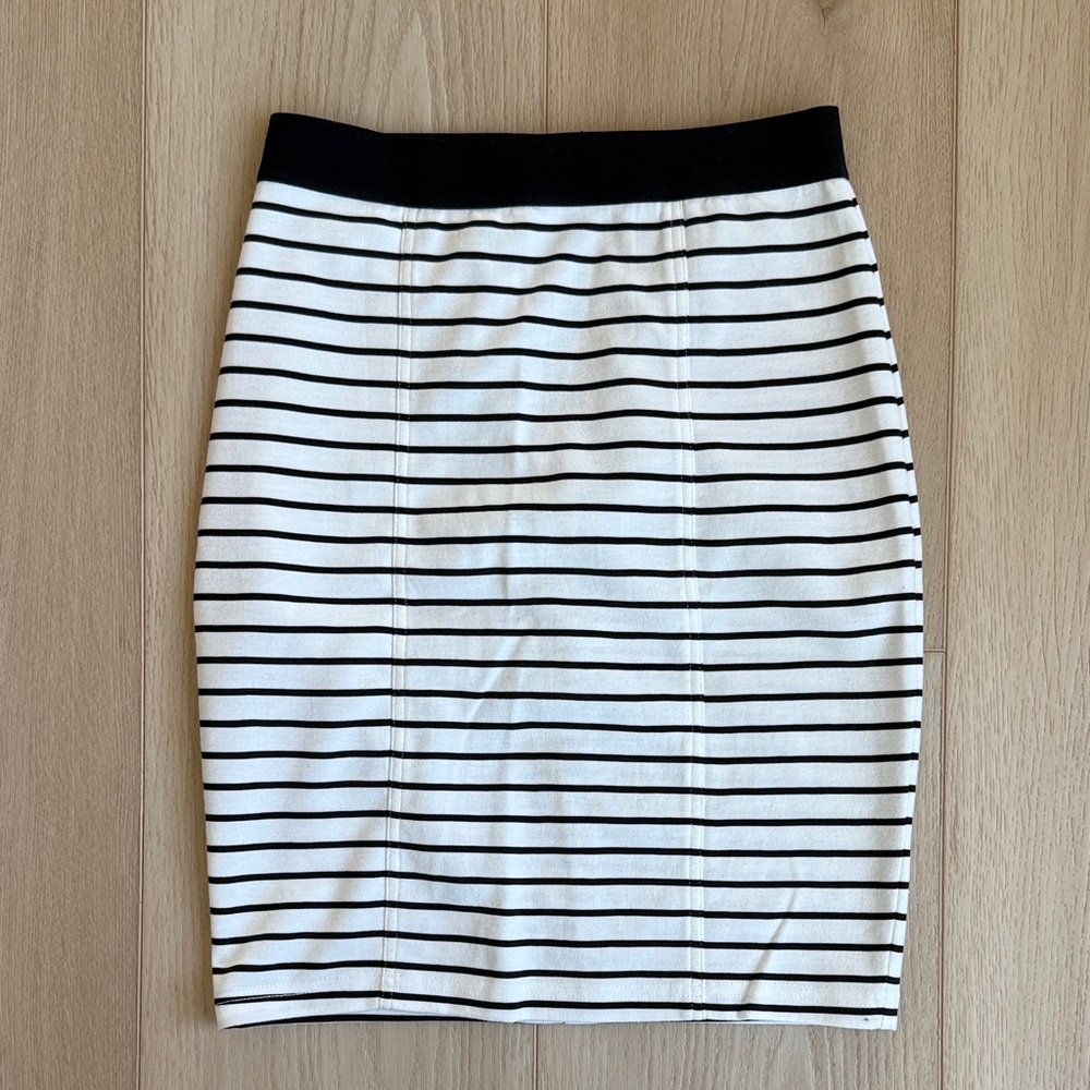 Forever 21 Black & White Striped Pencil Skirt